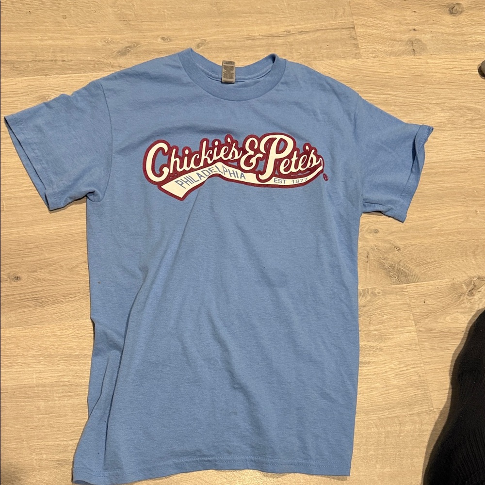 Blue Chickie's & Pete's T-Shirt
